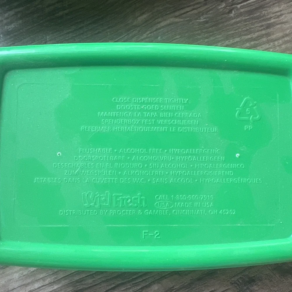 Kid‎ fresh Flushable Wipes Dispenser, Hard Container Refillable Tub Green Set 2